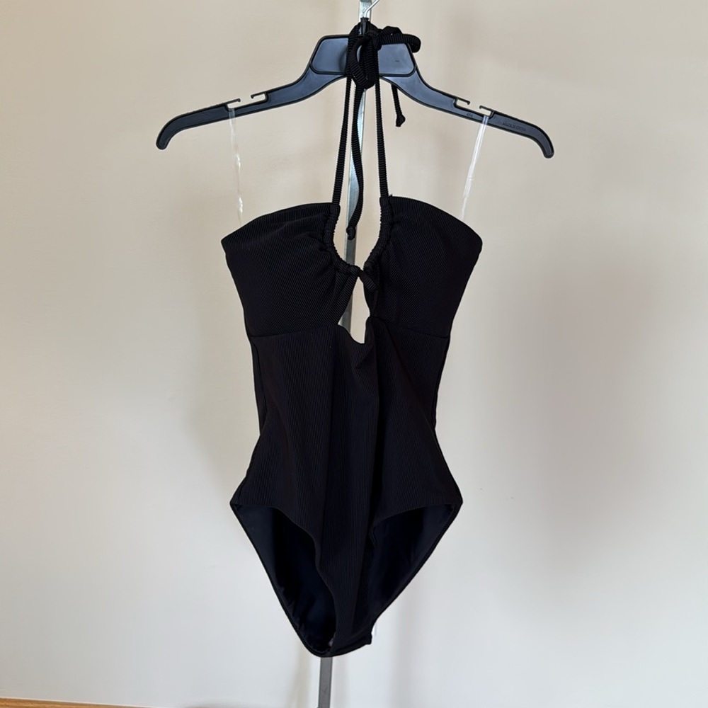 Beach Riot Size Medium Black Ribbed Phoenix Halter One-Piece Swimsuit - Picture 3 of 5